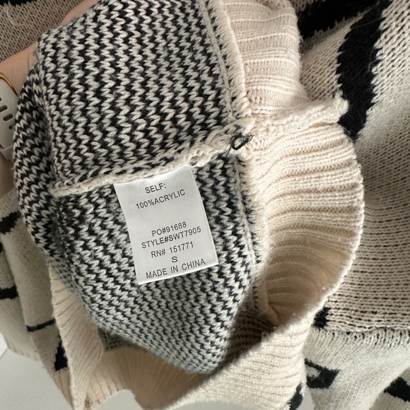 Le Lis knit sweater size small - Picture 4 of 5